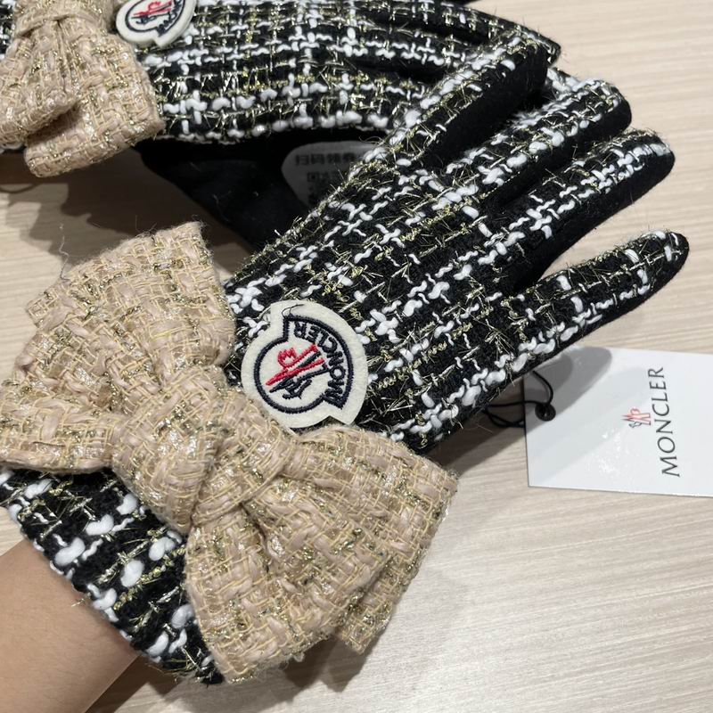 Moncler Gloves 70 (12)