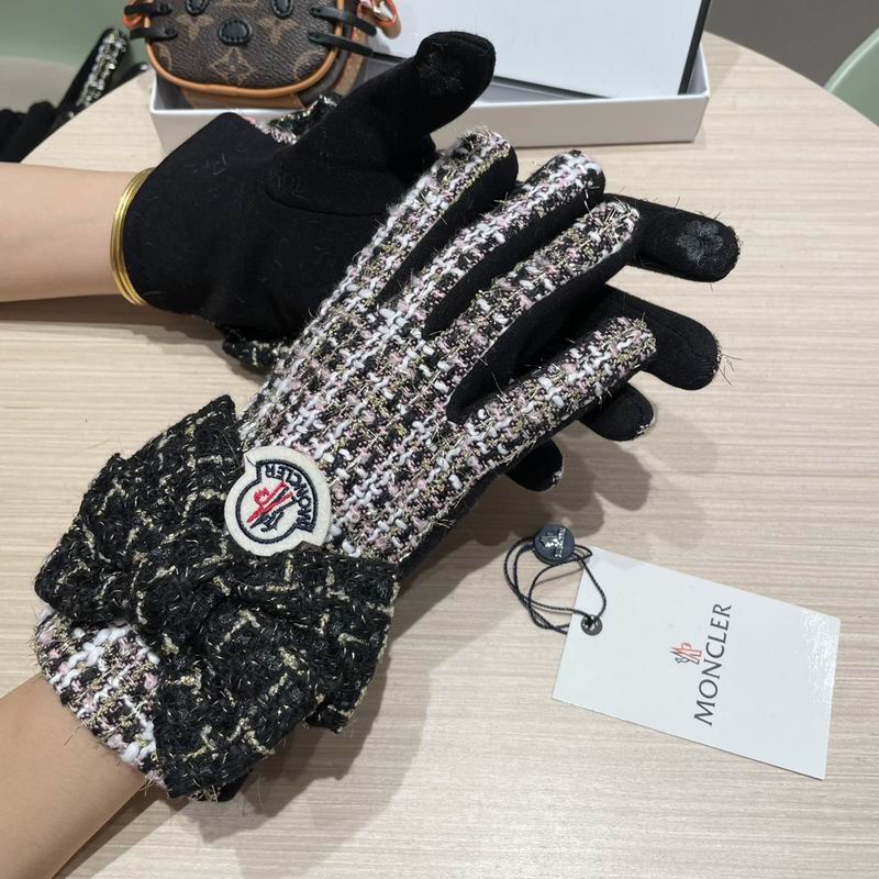Moncler Gloves 70 (20)
