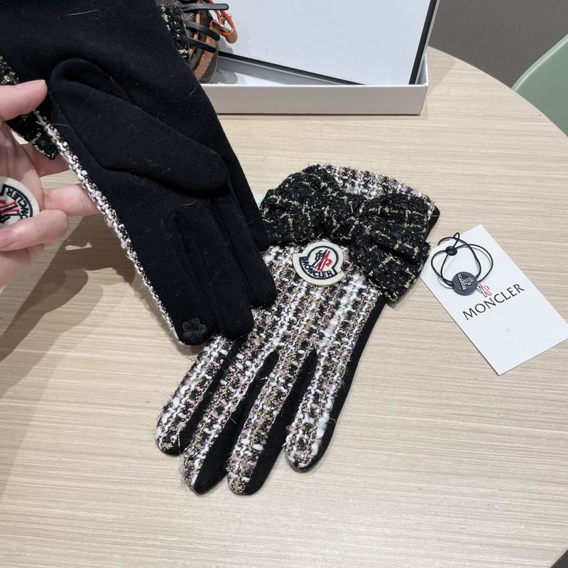 Moncler Gloves 70 (24)