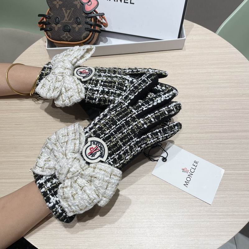 Moncler Gloves 70 (4)