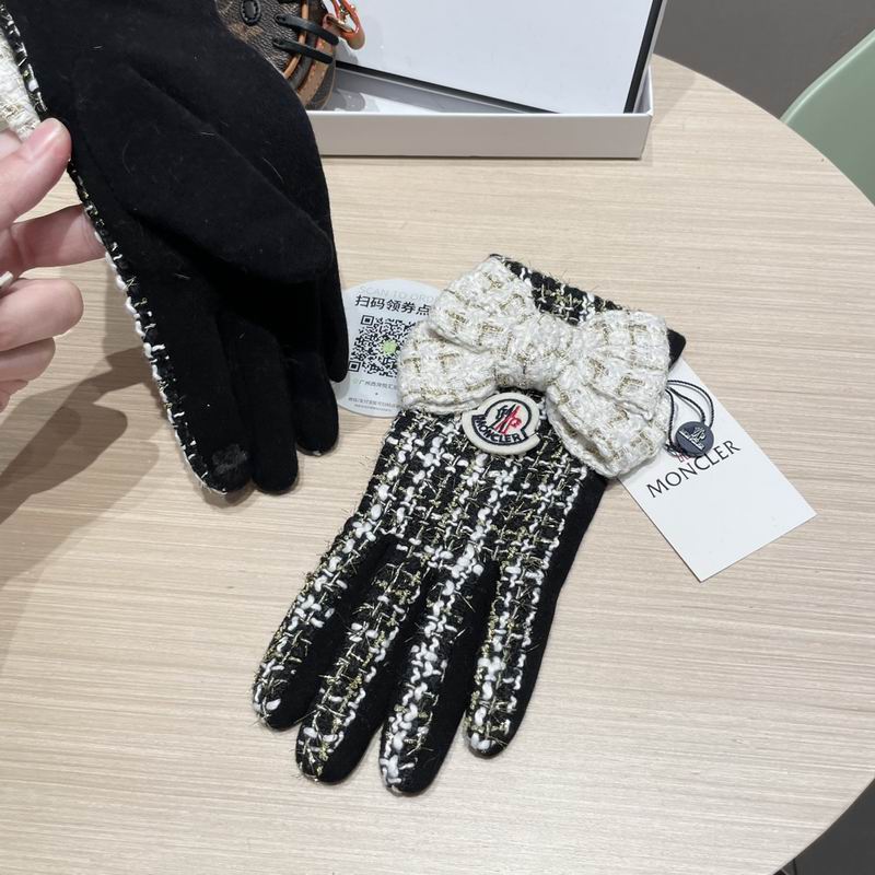 Moncler Gloves 70 (6)