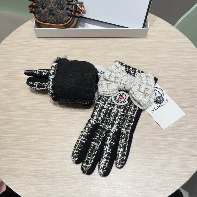 Moncler Gloves 70 (7)