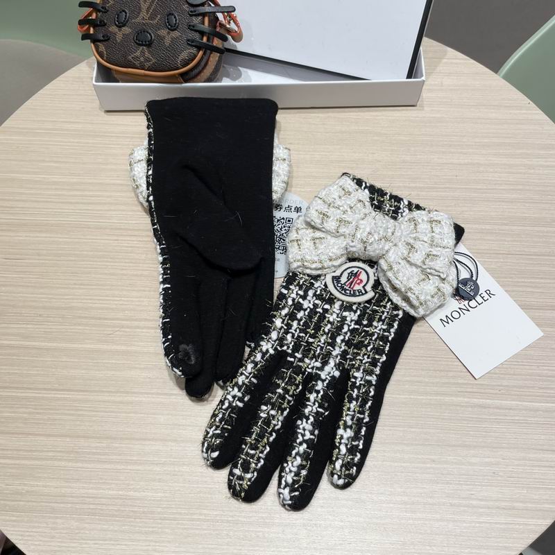Moncler Gloves 70 (8)