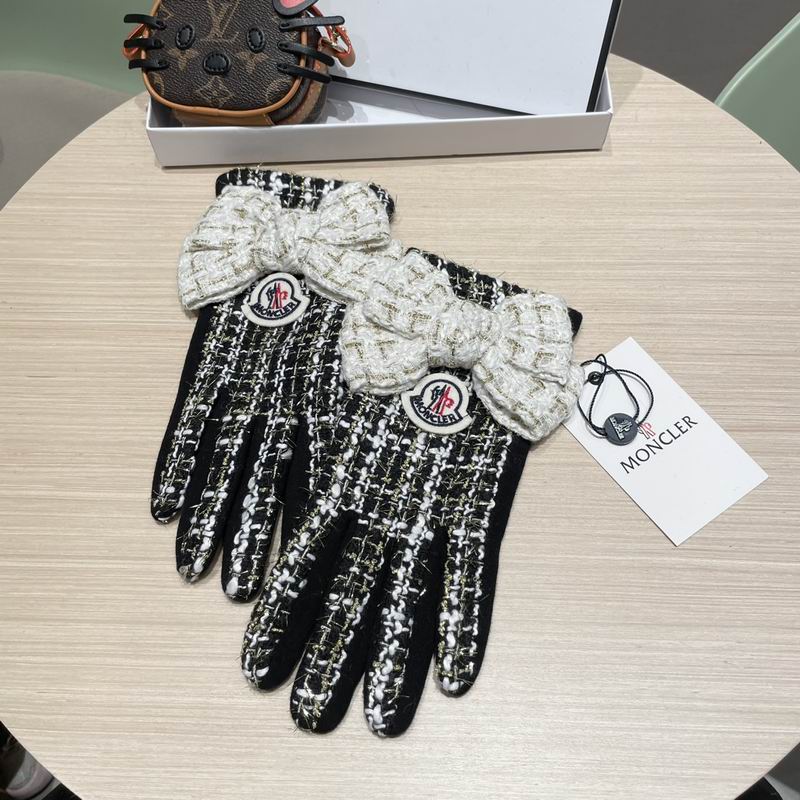 Moncler Gloves 70 (9)