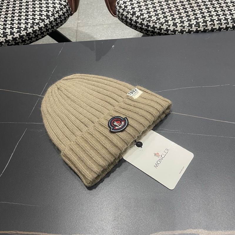 Moncler Hat (1641)