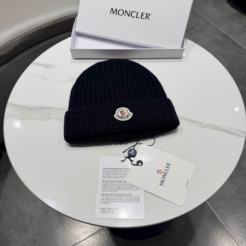 Moncler Hat (7000)