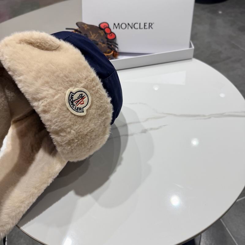 Moncler Hat (950)
