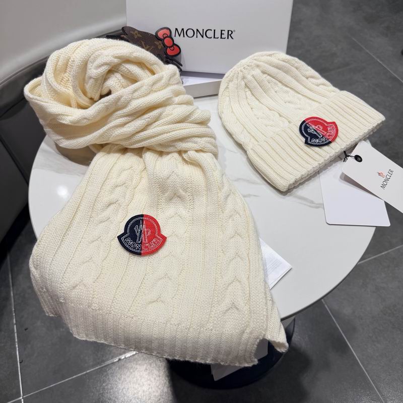 Moncler Scarf Hat (150)