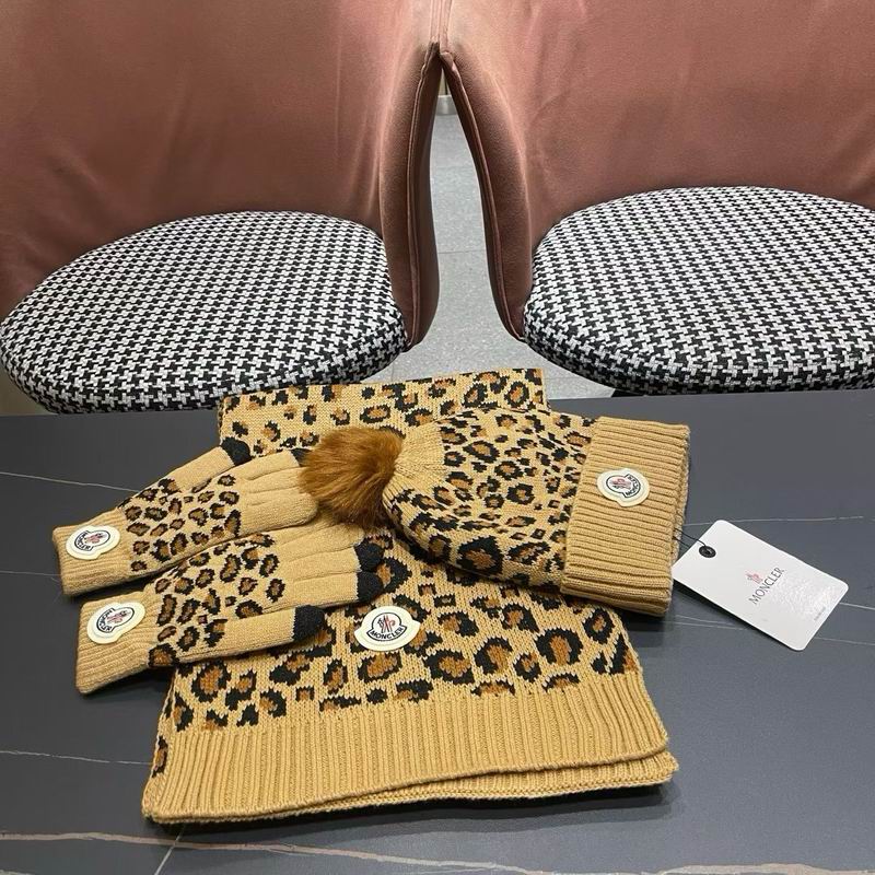 Moncler Scarf Hat Gloves (31)