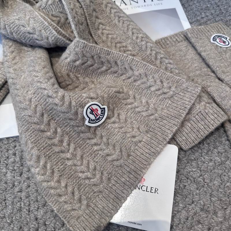 Moncler Scarf Hat Gloves (79)