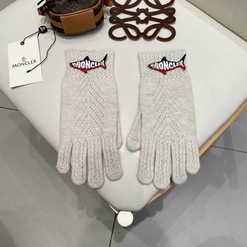 Moncler gloves 28 (9)