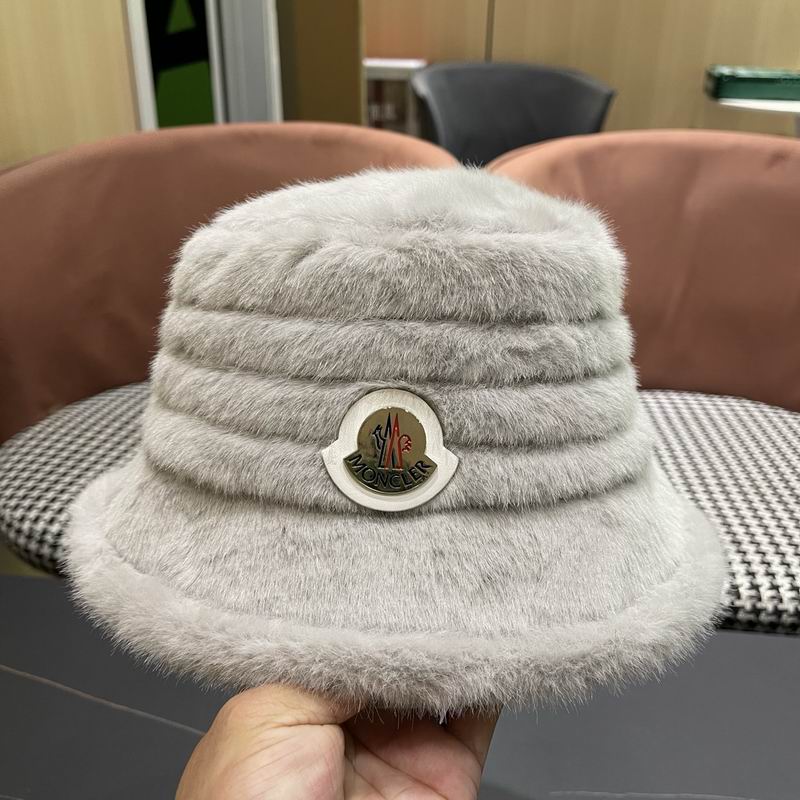 Moncler hat (2042)