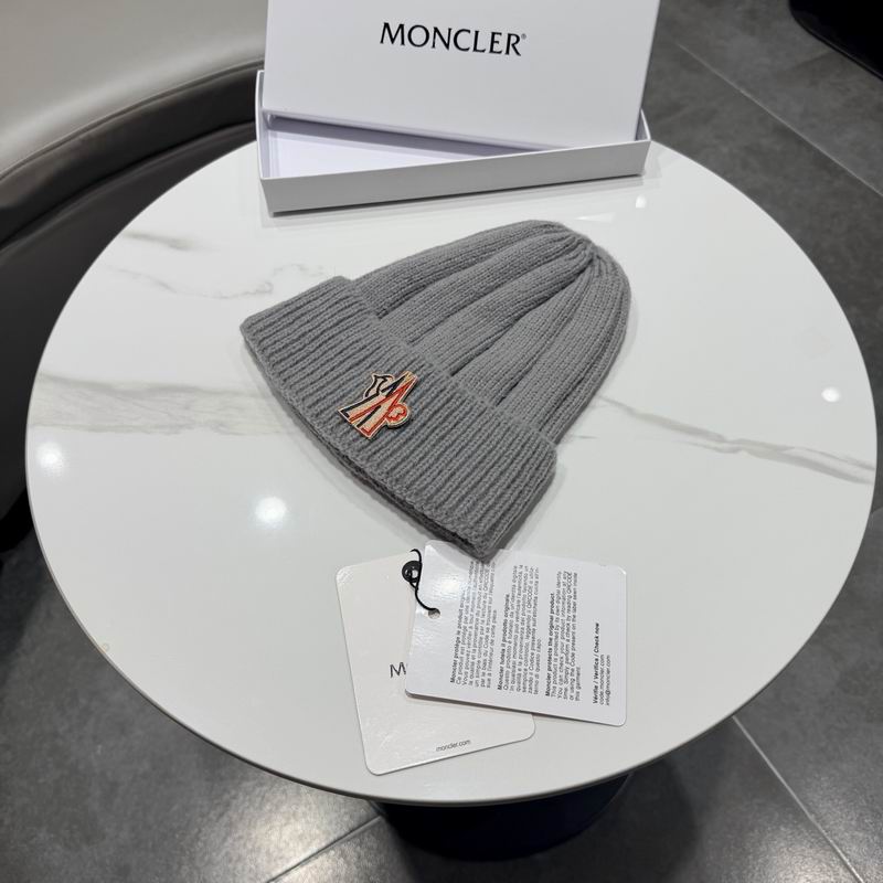 Moncler hat (641)