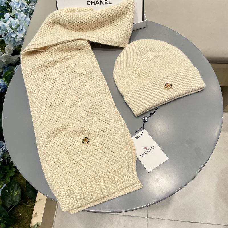 Moncler scarf hat (304)