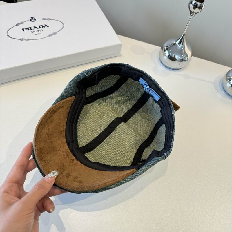 Prada beret (245)