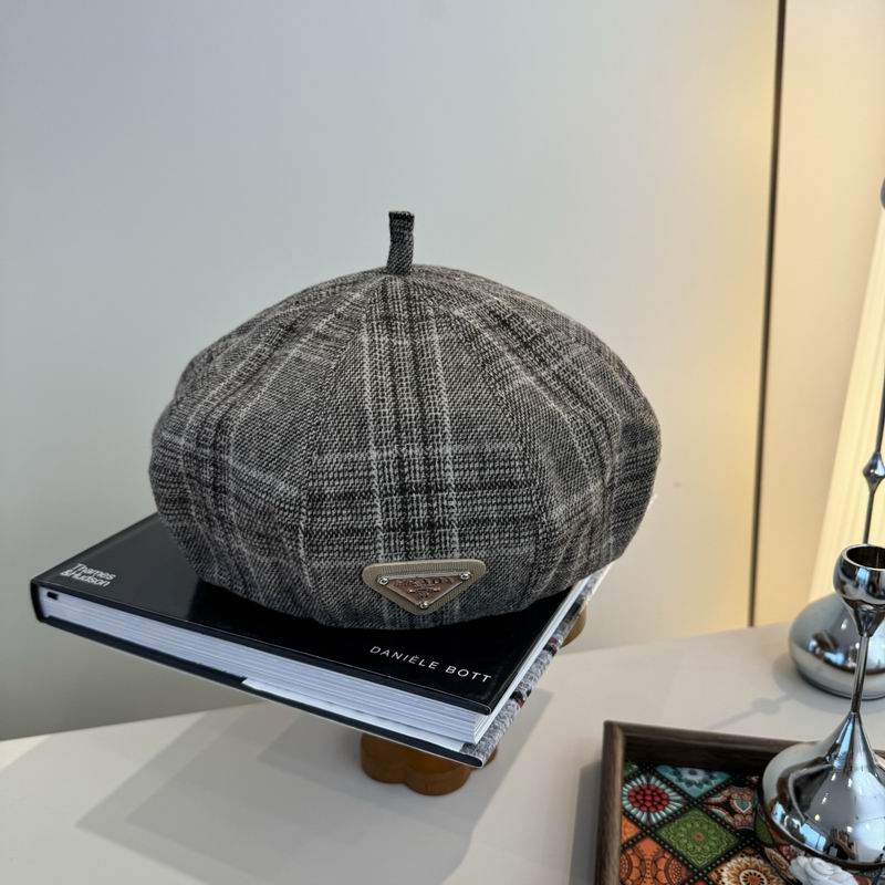 Prada beret (316)