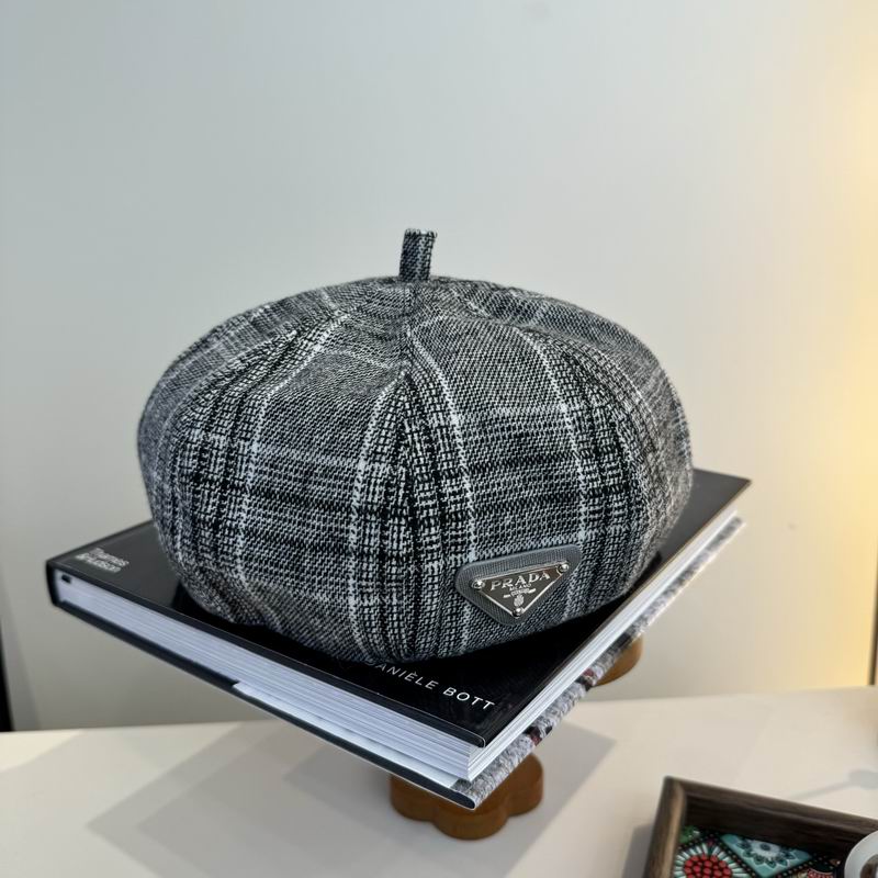 Prada beret (324)