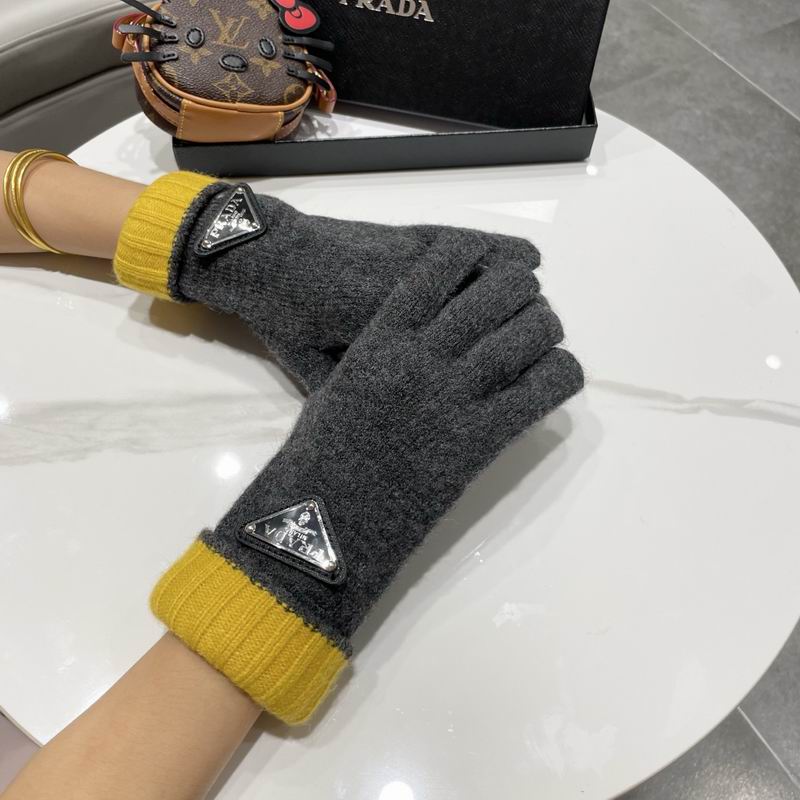 Prada gloves 55 (22)