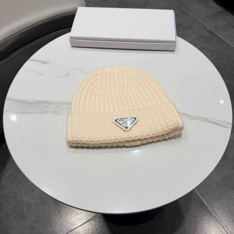 Prada hat (1090)