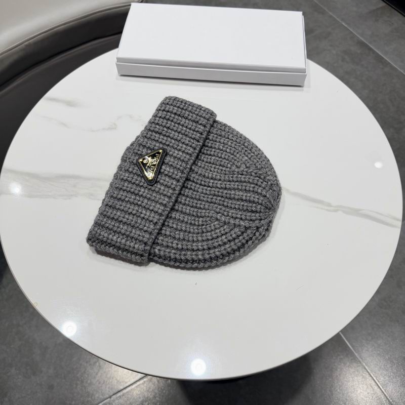 Prada hat (1092)