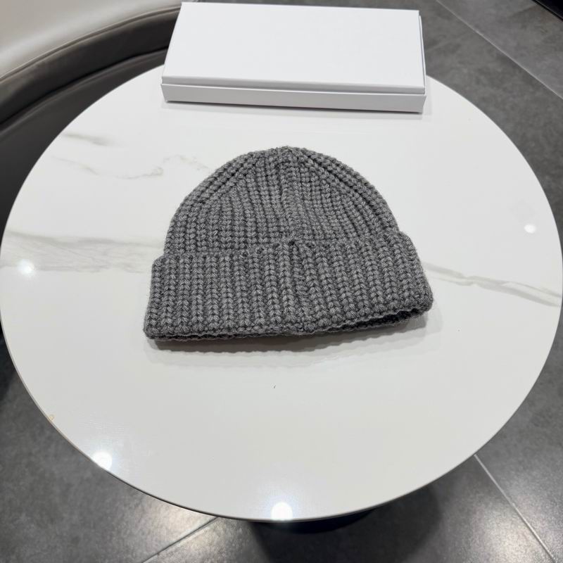 Prada hat (1093)