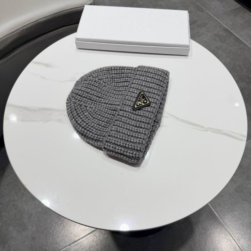 Prada hat (1097)