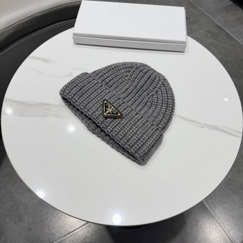 Prada hat (1098)
