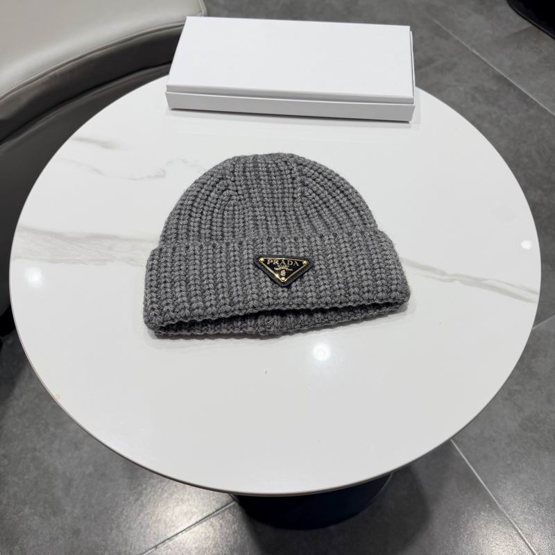 Prada hat (1099)