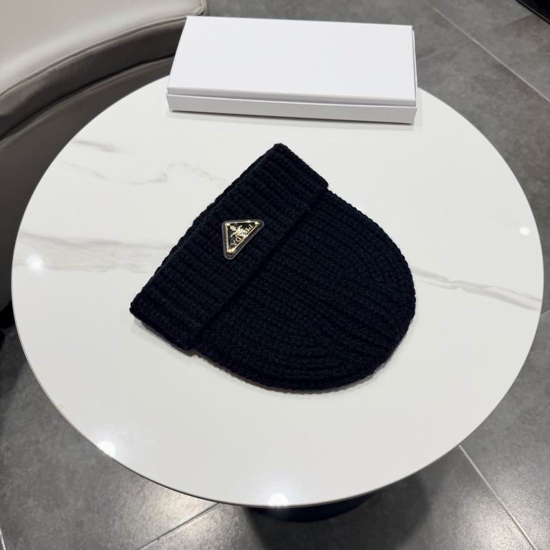 Prada hat (1102)
