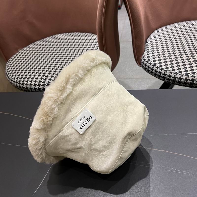 Prada hat (2063)