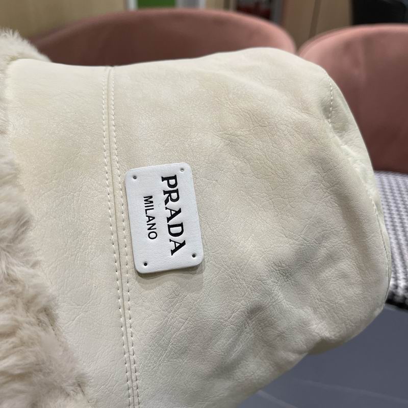Prada hat (2064)