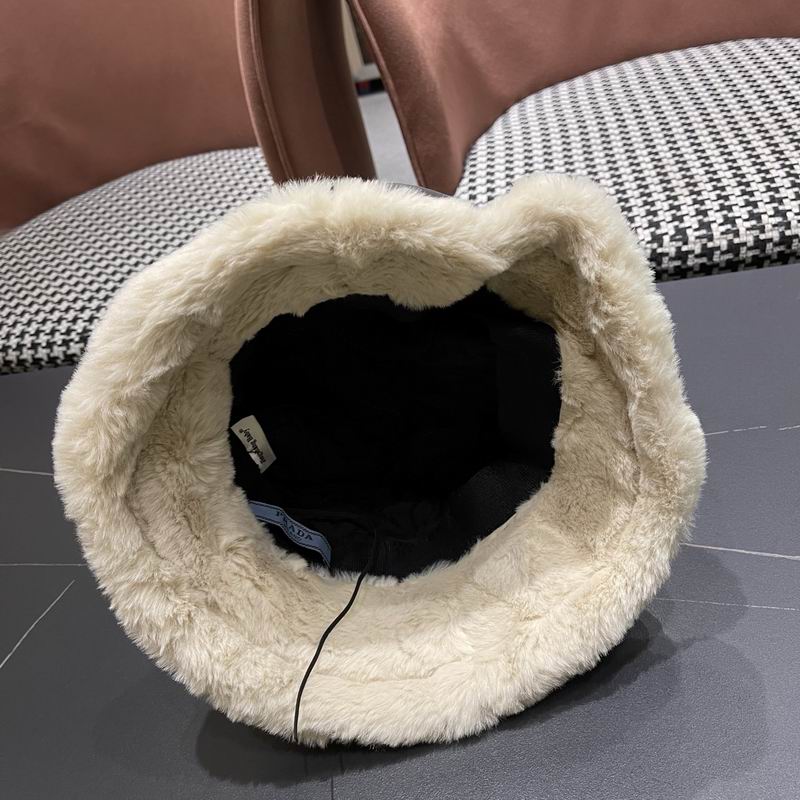 Prada hat (2073)