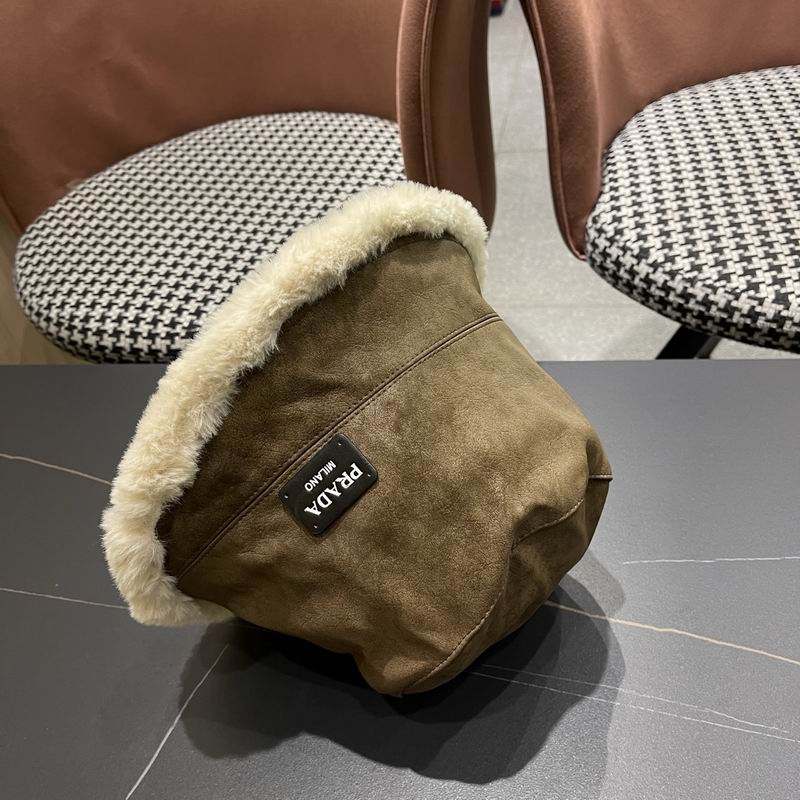 Prada hat (2074)