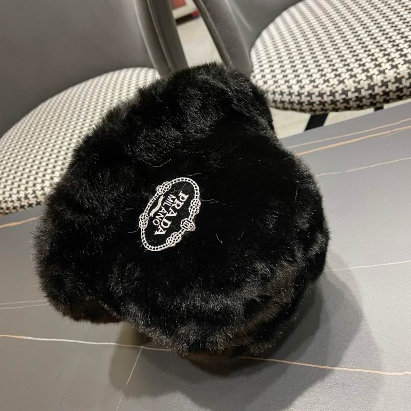 Prada hat (534)