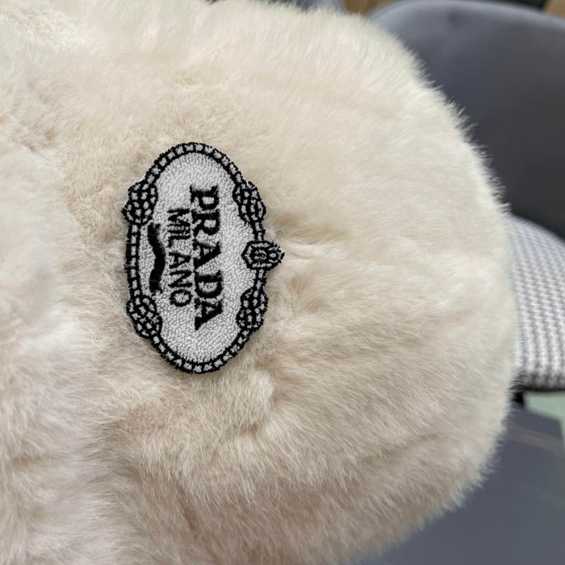 Prada hat (546)
