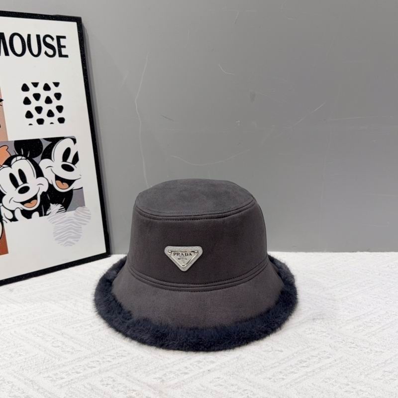 Prada hat (645)