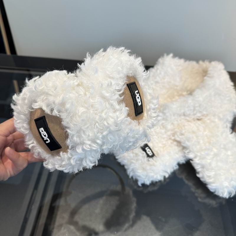 UGG Scarf Earmuff (41)