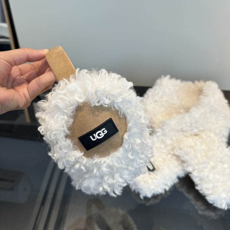 UGG Scarf Earmuff (42)