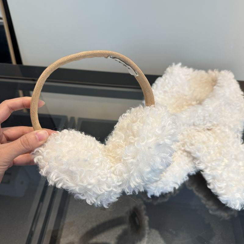 UGG Scarf Earmuff (44)