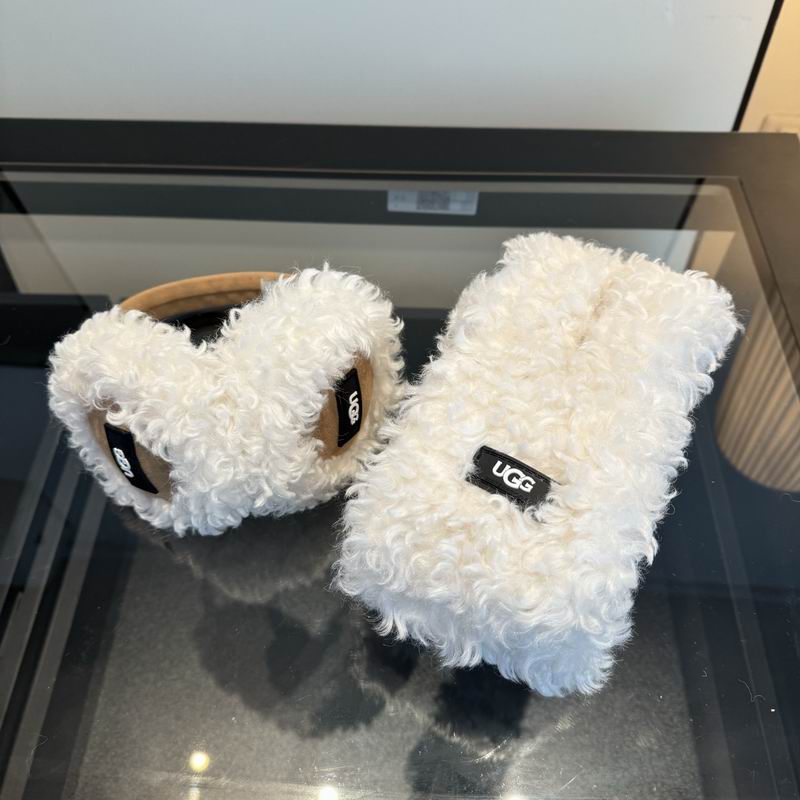 UGG Scarf Earmuff (47)