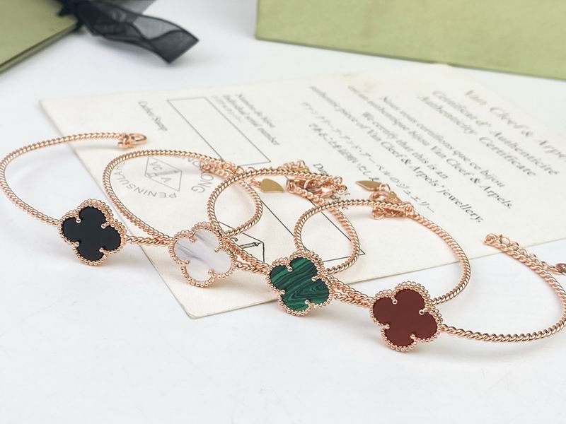 Van Cleef & Arpels bracelet 08yxq01 (4)