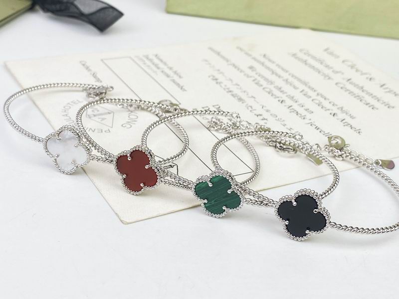 Van Cleef & Arpels bracelet 08yxq01 (5)