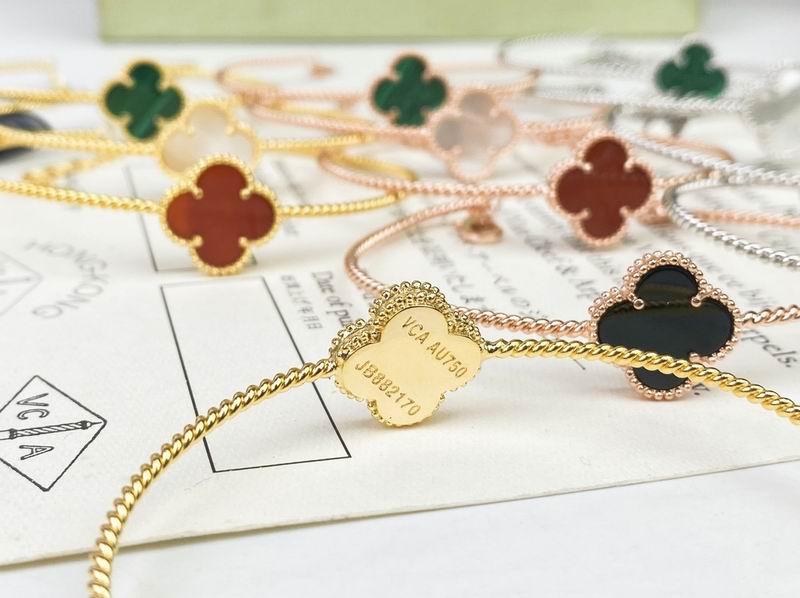 Van Cleef & Arpels bracelet 08yxq01 (7)