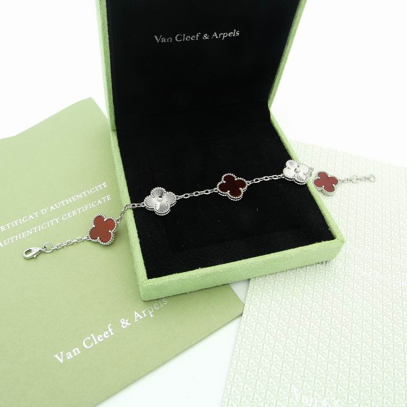 Van Cleef & Arpels bracelet 08yxq02 (7)
