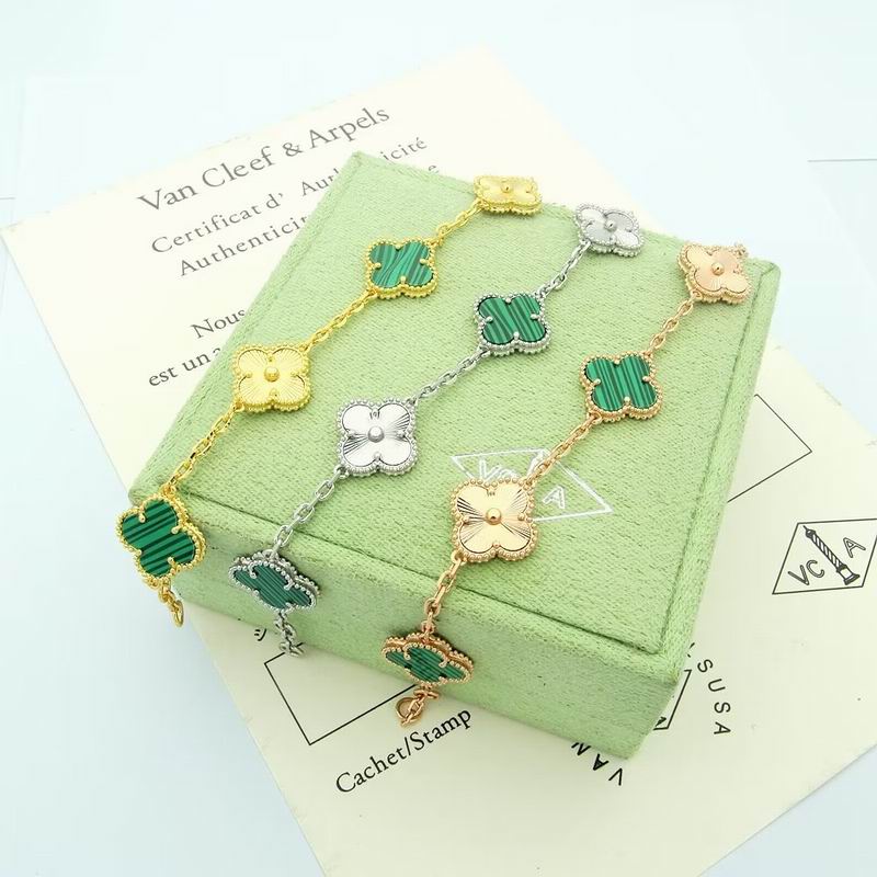 Van Cleef & Arpels bracelet 08yxq03 (2)