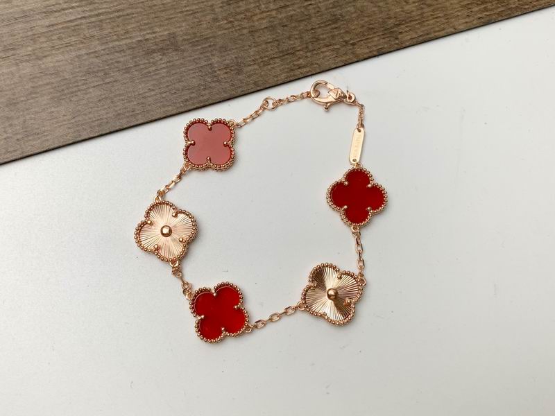 Van Cleef & Arpels bracelet 09yxq01 (4)