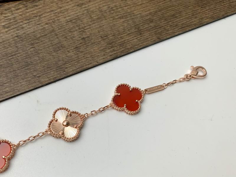 Van Cleef & Arpels bracelet 09yxq01 (5)