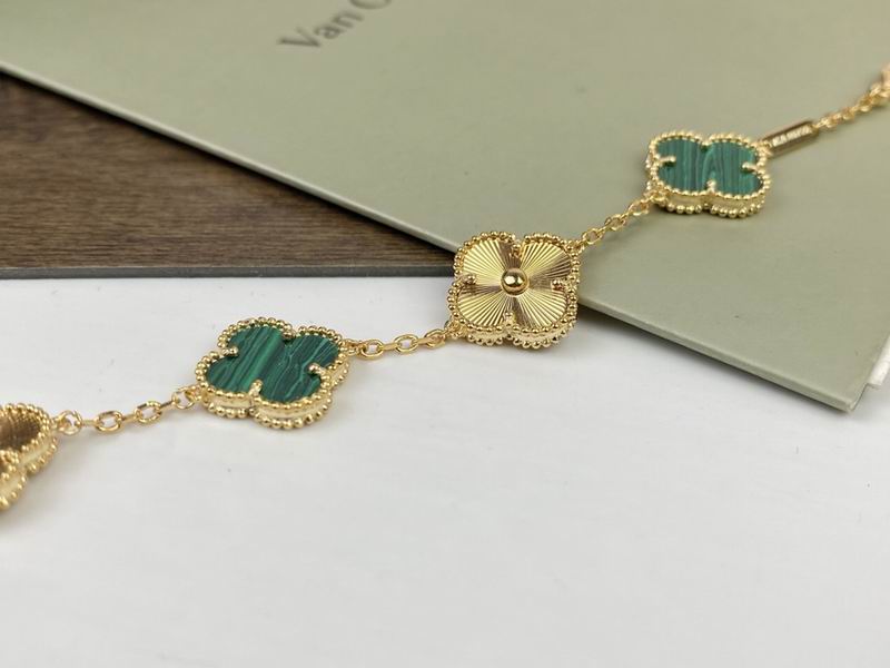 Van Cleef & Arpels bracelet 09yxq02 (4)