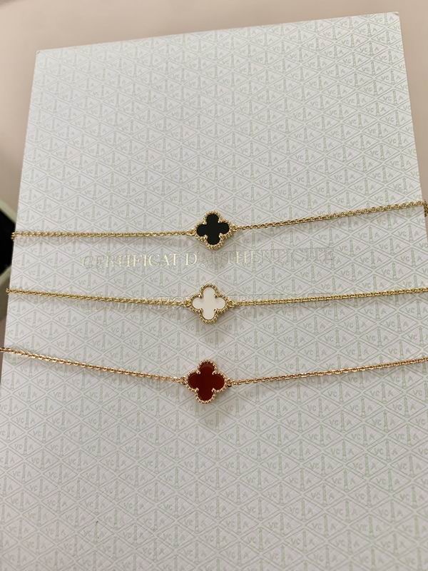 Van Cleef & Arpels bracelet 09yxq03 (2)