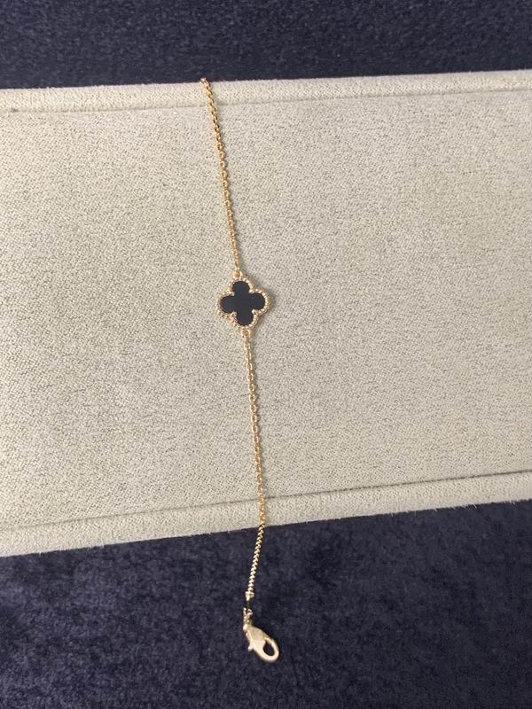 Van Cleef & Arpels bracelet 09yxq03 (5)